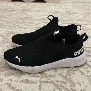PUMA No Lace Sneaker